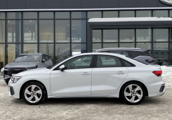 Подержанный автомобиль Audi A3 Sedan 2021 года (4 фото)