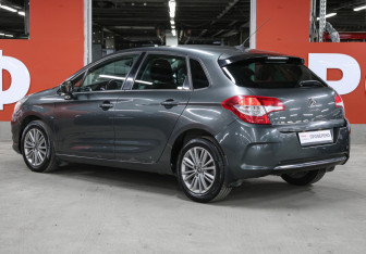Подержанный автомобиль Citroen C4 Hatchback 2012 года (7 фото)