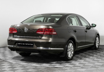 Подержанный автомобиль Volkswagen Passat Sedan 2011 года (3 фото)