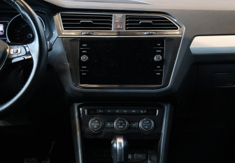 Подержанный автомобиль Volkswagen Tiguan 2020 года (11 фото)
