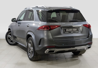 Подержанный автомобиль Mercedes-Benz GLE 2021 года (7 фото)