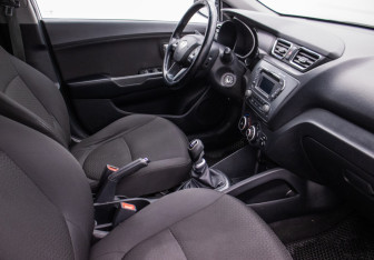 Подержанный автомобиль Kia Rio Sedan 2014 года (9 фото)