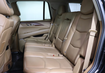 Подержанный автомобиль Cadillac Escalade Suv 2015 года (10 фото)