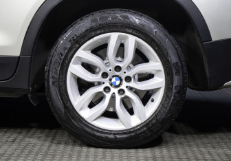Подержанный автомобиль BMW X3 2012 года (26 фото)