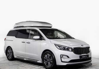Подержанный автомобиль Kia Carnival 2019 года (2 фото)