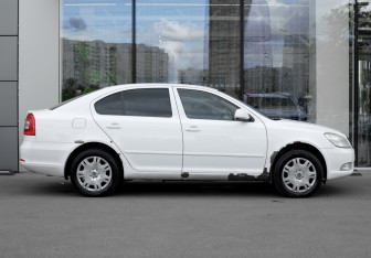 Подержанный автомобиль Skoda Octavia Liftback 2012 года (3 фото)