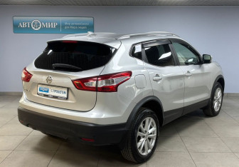 Подержанный автомобиль Nissan Qashqai 2017 года (5 фото)