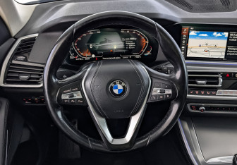 Подержанный автомобиль BMW X5 2021 года (22 фото)