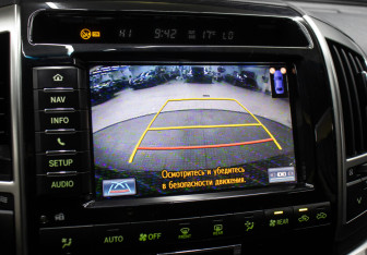 Подержанный автомобиль Toyota Land Cruiser Suv 2015 года (21 фото)