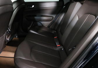 Подержанный автомобиль Kia Optima Sedan 2019 года (9 фото)