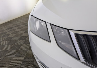 Подержанный автомобиль Skoda Octavia Liftback 2019 года (11 фото)