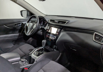 Подержанный автомобиль Nissan X-Trail 2018 года (15 фото)