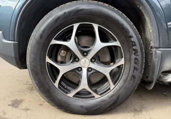 Подержанный автомобиль Volvo XC90 2007 года (9 фото)