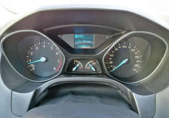 Подержанный автомобиль Ford Focus Hatchback 2015 года (13 фото)