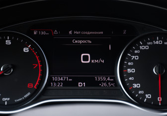 Подержанный автомобиль Audi A4 Sedan 2019 года (10 фото)
