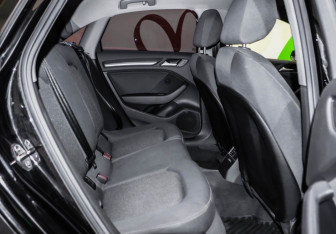 Подержанный автомобиль Audi A3 Sedan 2017 года (20 фото)