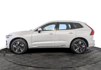 Новый Volvo XC60 2025 (3 фото)