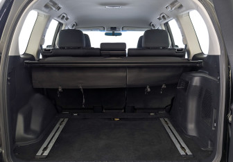 Подержанный автомобиль Toyota Land Cruiser Prado 2019 года (10 фото)