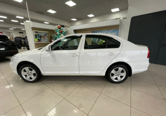 Подержанный автомобиль Skoda Octavia Liftback 2013 года (8 фото)