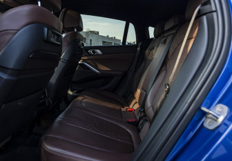 Подержанный автомобиль BMW X6 2020 года (15 фото)
