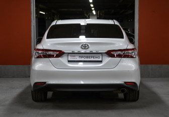 Подержанный автомобиль Toyota Camry Sedan 2020 года (6 фото)