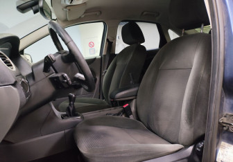 Подержанный автомобиль Ford Focus Sedan 2007 года (10 фото)