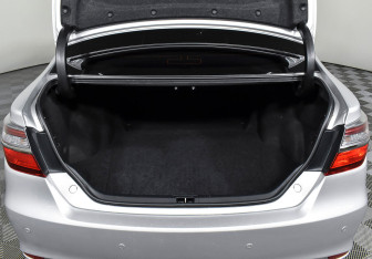 Подержанный автомобиль Toyota Camry Sedan 2017 года (15 фото)