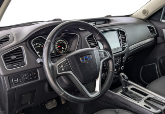Подержанный автомобиль Geely Emgrand X7 2018 года (16 фото)