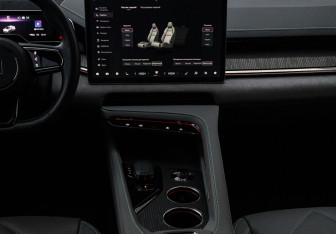 Подержанный автомобиль Zeekr 001 2023 года (16 фото)