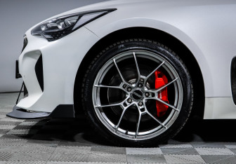 Подержанный автомобиль Kia Stinger 2021 года (15 фото)