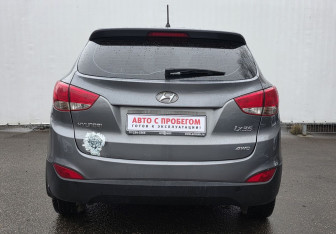 Подержанный автомобиль Hyundai ix35 2012 года (6 фото)