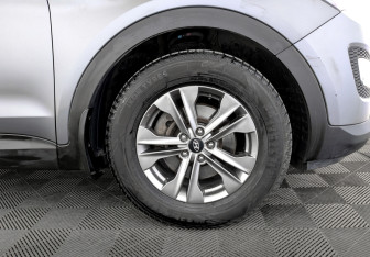 Подержанный автомобиль Hyundai Santa Fe 2014 года (18 фото)