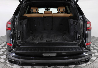 Подержанный автомобиль BMW X5 2020 года (9 фото)