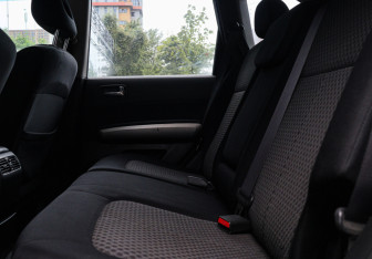 Подержанный автомобиль Nissan X-Trail 2008 года (8 фото)