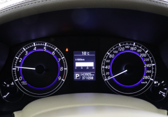 Подержанный автомобиль Infiniti QX50 2015 года (7 фото)