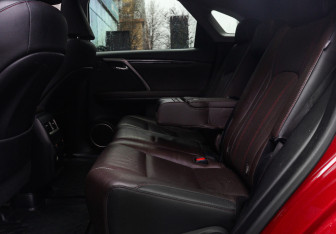 Подержанный автомобиль Lexus RX 2018 года (11 фото)