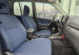 Подержанный автомобиль Suzuki Grand Vitara 2003 года (10 фото)