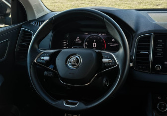 Подержанный автомобиль Skoda Karoq 2021 года (14 фото)