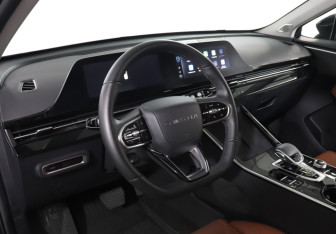 Подержанный автомобиль Omoda C5 2023 года (13 фото)