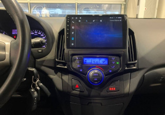 Подержанный автомобиль Hyundai i30 Hatchback 2011 года (16 фото)