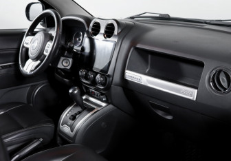 Подержанный автомобиль Jeep Compass 2013 года (9 фото)