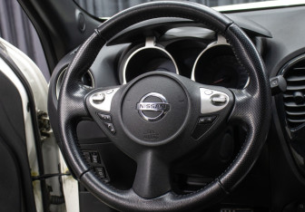Подержанный автомобиль Nissan Juke 2012 года (16 фото)