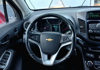 Подержанный автомобиль Chevrolet Orlando 2014 года (12 фото)
