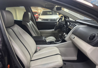 Подержанный автомобиль Mazda CX-7 2008 года (10 фото)