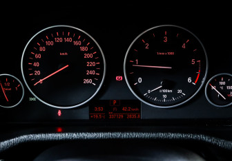 Подержанный автомобиль BMW X3 2014 года (11 фото)