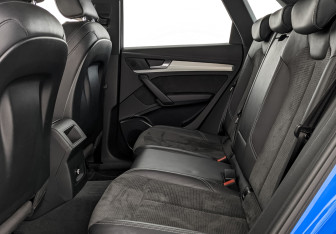 Подержанный автомобиль Audi SQ5 2019 года (12 фото)