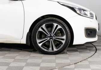 Подержанный автомобиль Kia Ceed Hatchback 2018 года (5 фото)