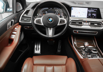 Подержанный автомобиль BMW X7 2019 года (9 фото)