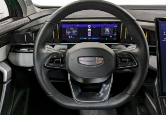 Подержанный автомобиль Geely Atlas 2024 года (25 фото)