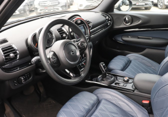 Подержанный автомобиль MINI Clubman Wagon 2020 года (13 фото)
